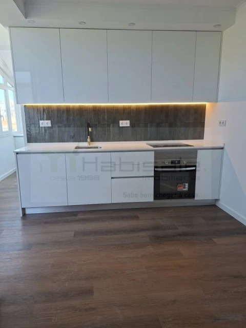 Apartamento T2 para Venda em Venteira