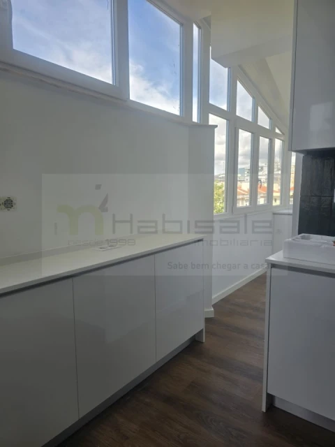 Apartamento T2 para Venda em Venteira