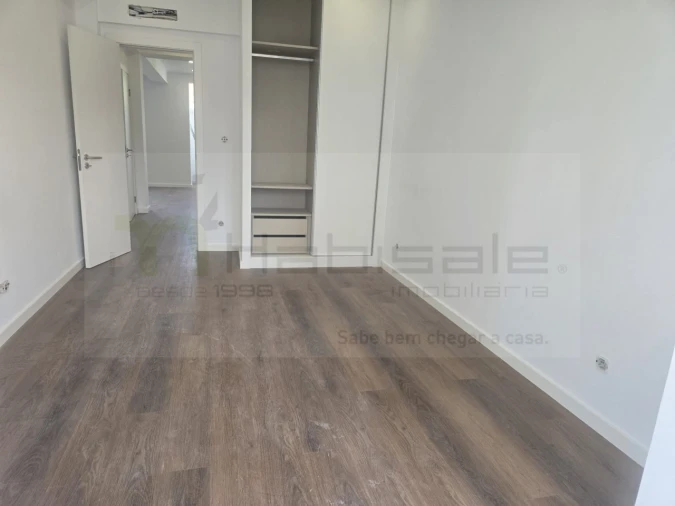 Apartamento T2 para Venda em Venteira Foto 3