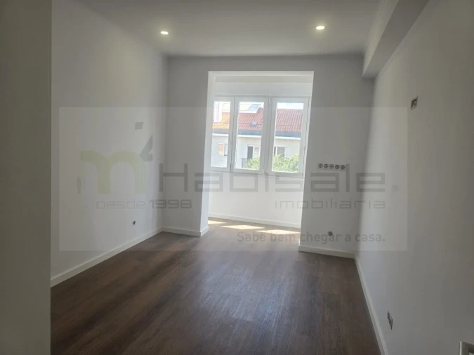 Apartamento T2 para Venda em Venteira Foto 4