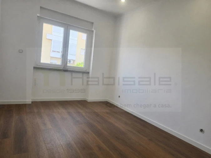 Apartamento T2 para Venda em Venteira Foto 21