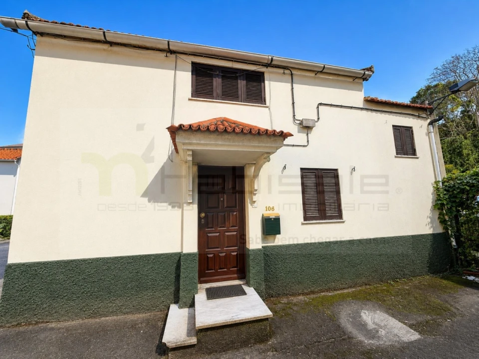 Moradia T2 para Venda em Campolide Foto 1
