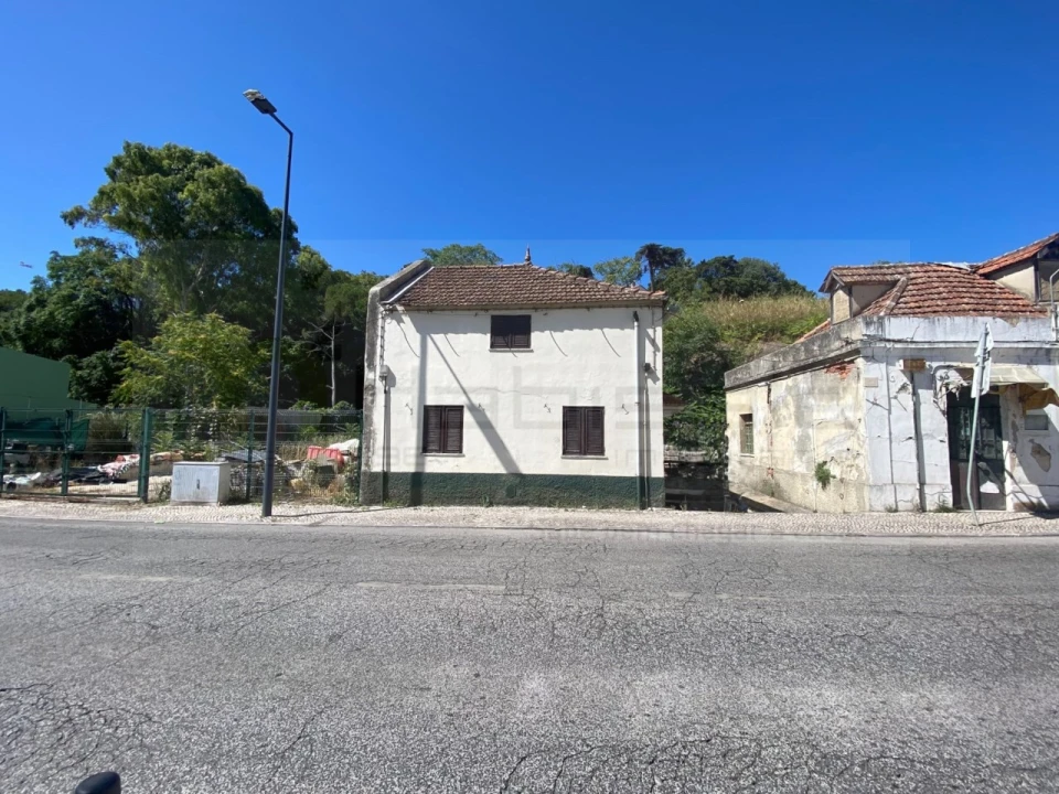 Moradia T2 para Venda em Campolide Foto 5