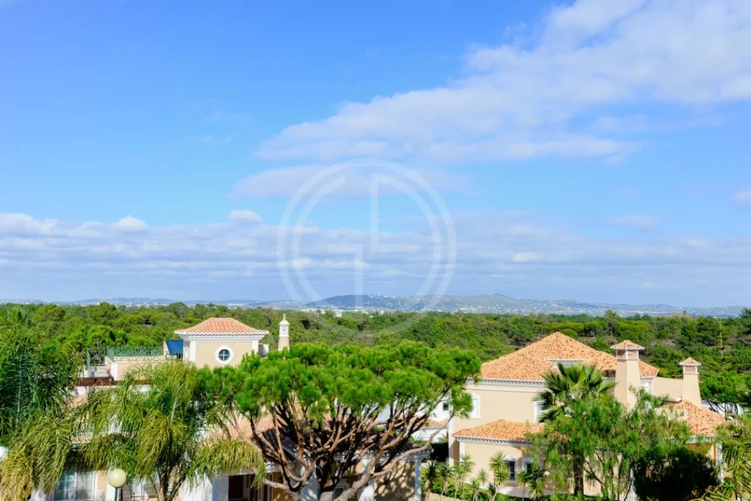 Moradia T4 para Arrendamento férias em Almancil Foto 26