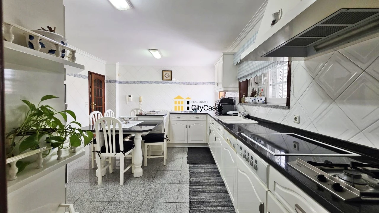 Moradia T3 para Venda em Serzedo e Perosinho Foto 3
