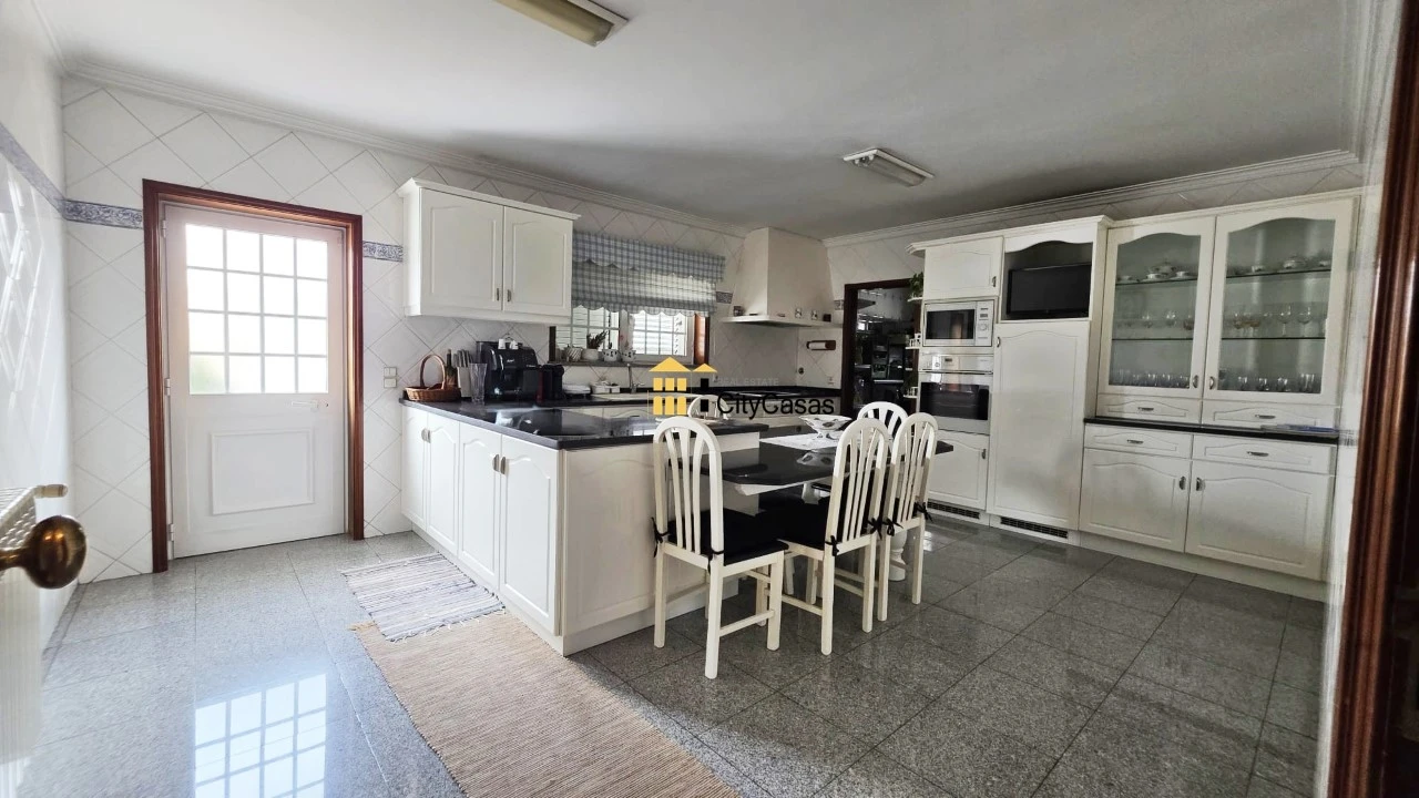 Moradia T3 para Venda em Serzedo e Perosinho Foto 5