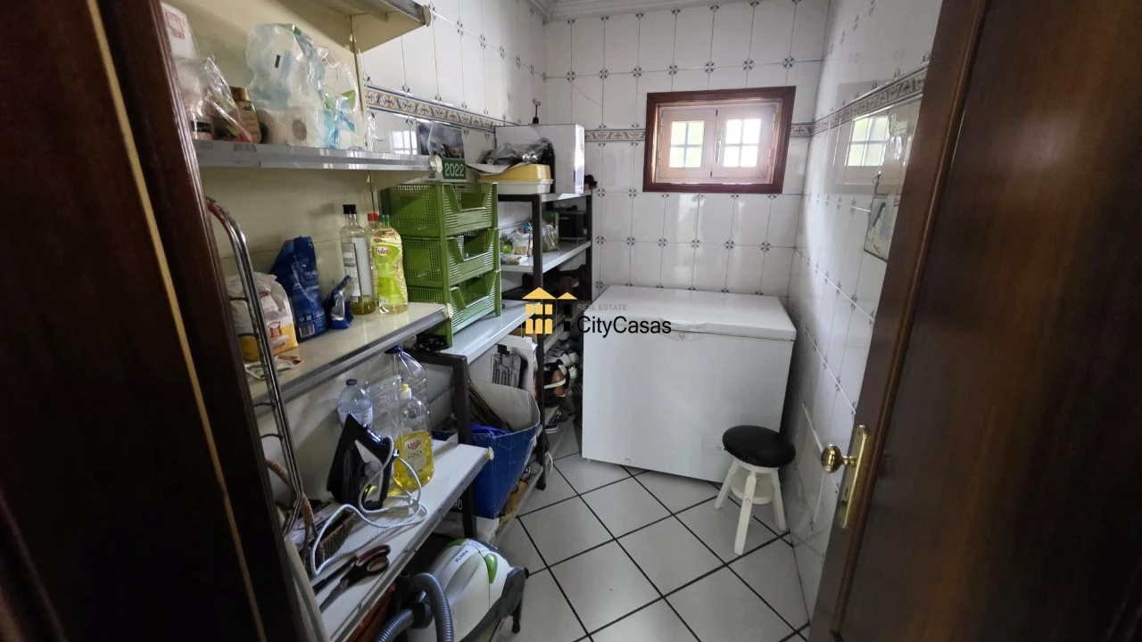 Moradia T4 para Venda em Serzedo e Perosinho Foto 15