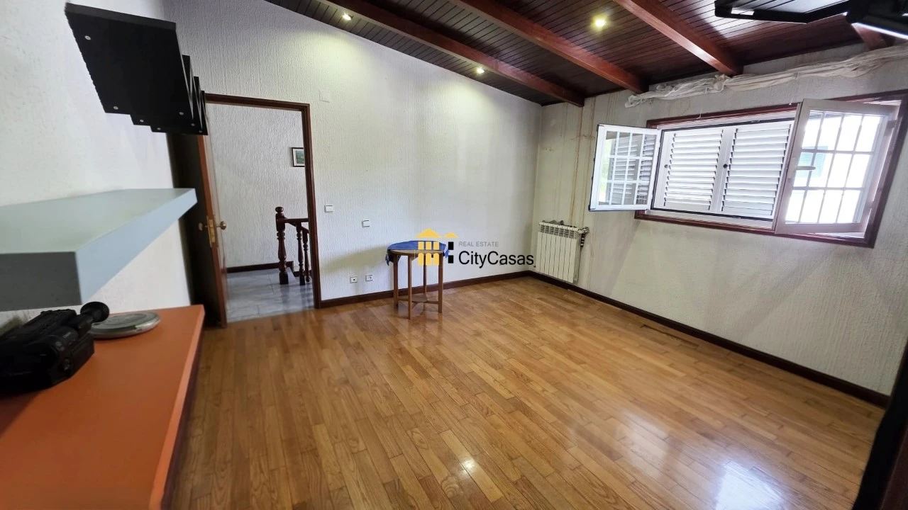 Moradia T4 para Venda em Serzedo e Perosinho Foto 34