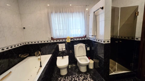 Moradia T4 para Venda em Serzedo e Perosinho