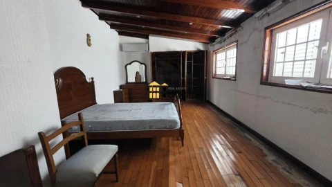 Moradia T4 para Venda em Serzedo e Perosinho