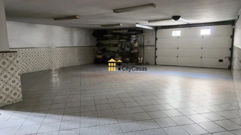 Moradia T4 para Venda em Serzedo e Perosinho