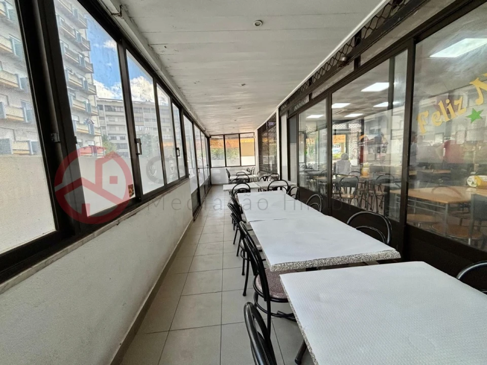 Negócio para Cedência de Quotas em Laranjeiro e Feijó Foto 6