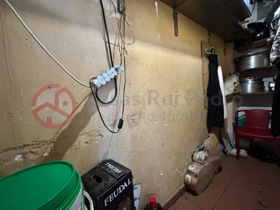 Negócio para Cedência de Quotas em Laranjeiro e Feijó Foto 11