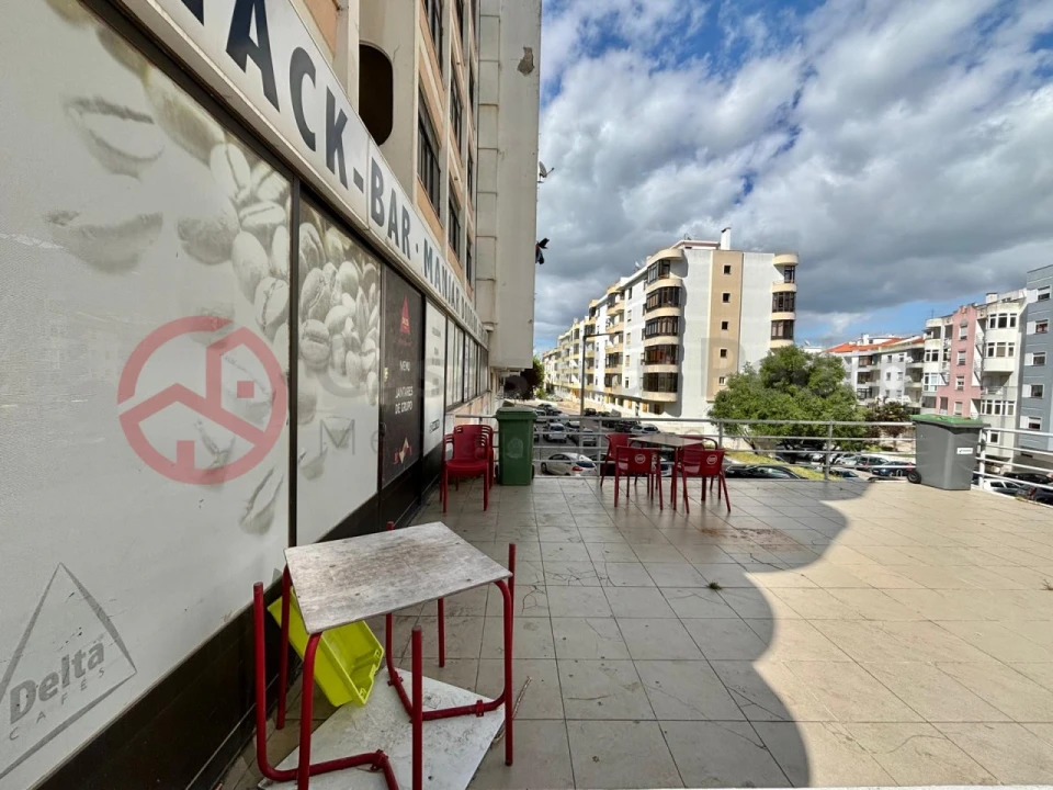 Negócio para Cedência de Quotas em Laranjeiro e Feijó Foto 13