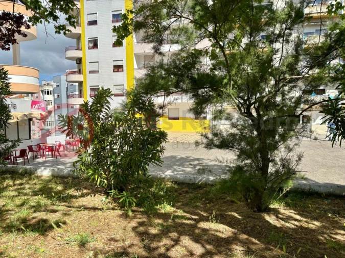 Negócio para Cedência de Quotas em Laranjeiro e Feijó Foto 15