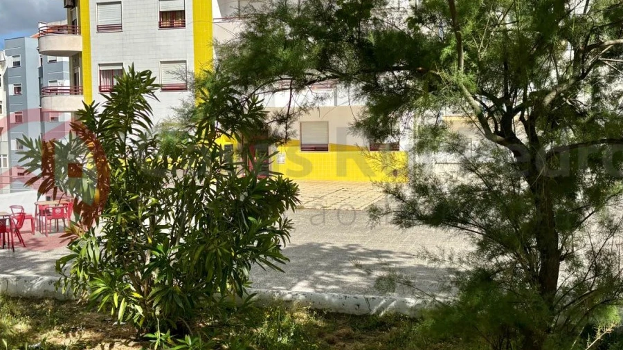 Negócio para Cedência de Quotas em Laranjeiro e Feijó