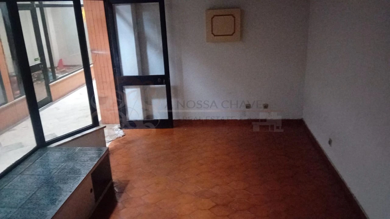Loja para Venda em Almada, Cova da Piedade, Pragal e Cacilhas Foto 3