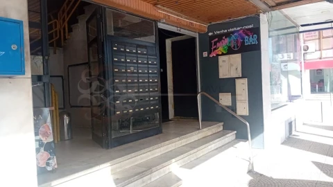 Loja para Venda em Almada, Cova da Piedade, Pragal e Cacilhas