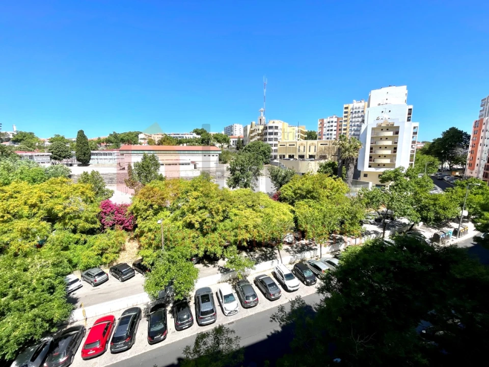 Apartamento T2 para Venda em Almada, Cova da Piedade, Pragal e Cacilhas Foto 1