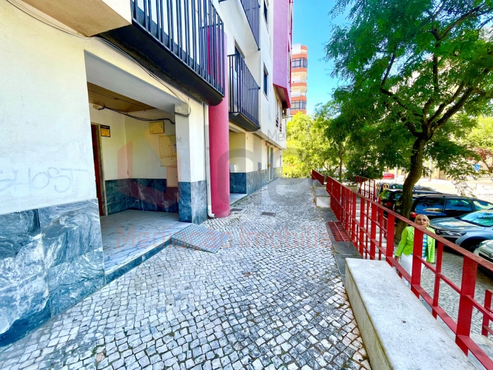 Apartamento T2 para Venda em Almada, Cova da Piedade, Pragal e Cacilhas Foto 33