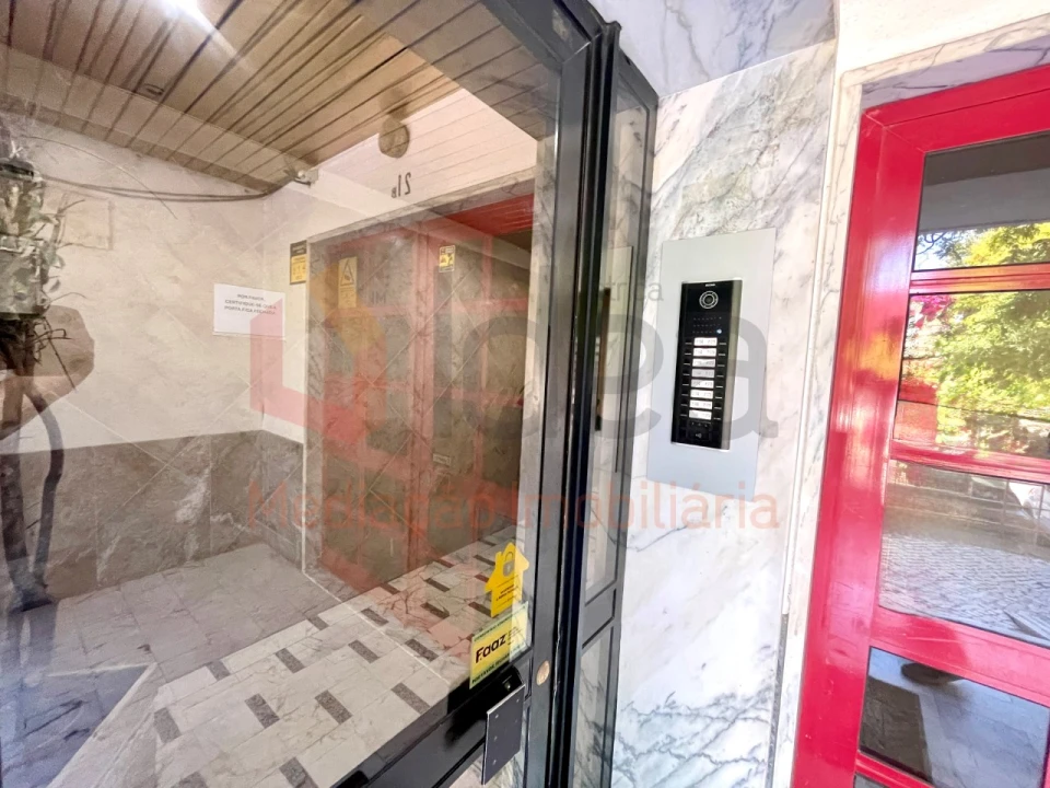 Apartamento T2 para Venda em Almada, Cova da Piedade, Pragal e Cacilhas Foto 37