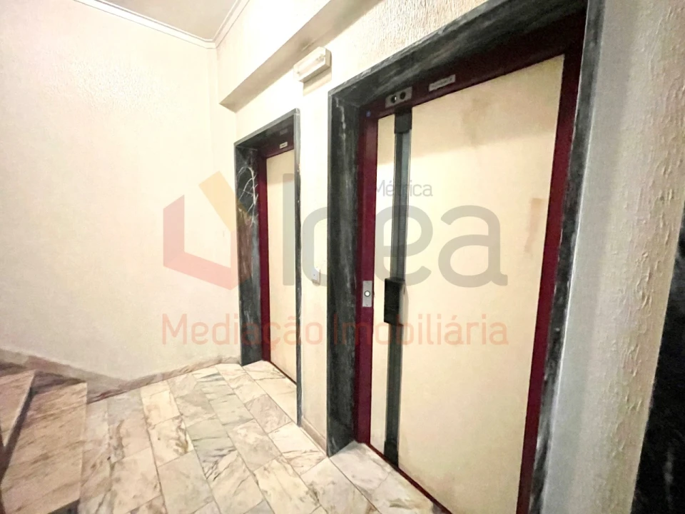 Apartamento T2 para Venda em Almada, Cova da Piedade, Pragal e Cacilhas Foto 28