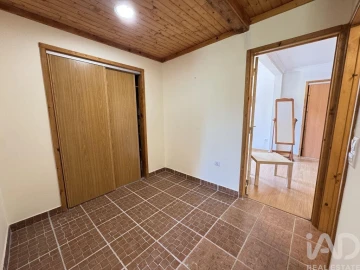 Moradia T3 para Venda em São Bartolomeu dos Galegos e Moledo