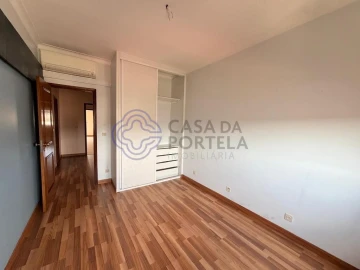 Apartamento T3 para Arrendamento em Gondomar (São Cosme), Valbom e Jovim