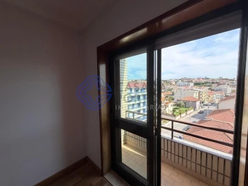 Apartamento T3 para Arrendamento em Gondomar (São Cosme), Valbom e Jovim