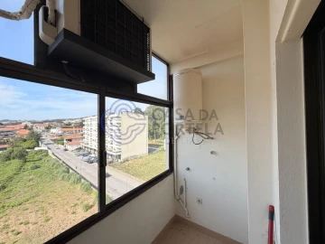 Apartamento T3 para Arrendamento em Gondomar (São Cosme), Valbom e Jovim