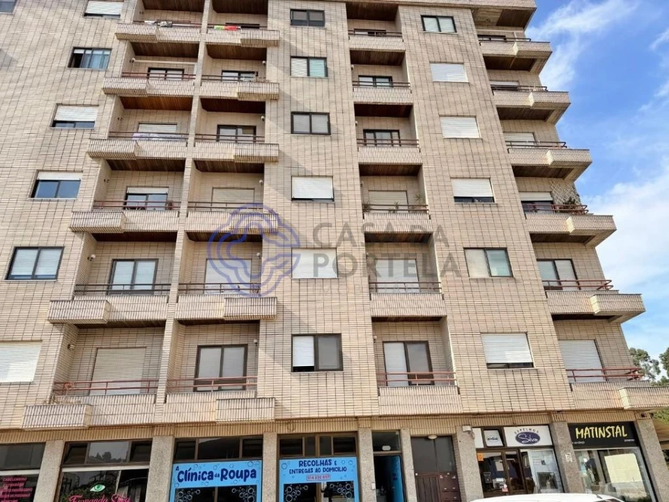 Apartamento T3 para Arrendamento em Gondomar (São Cosme), Valbom e Jovim Foto 1