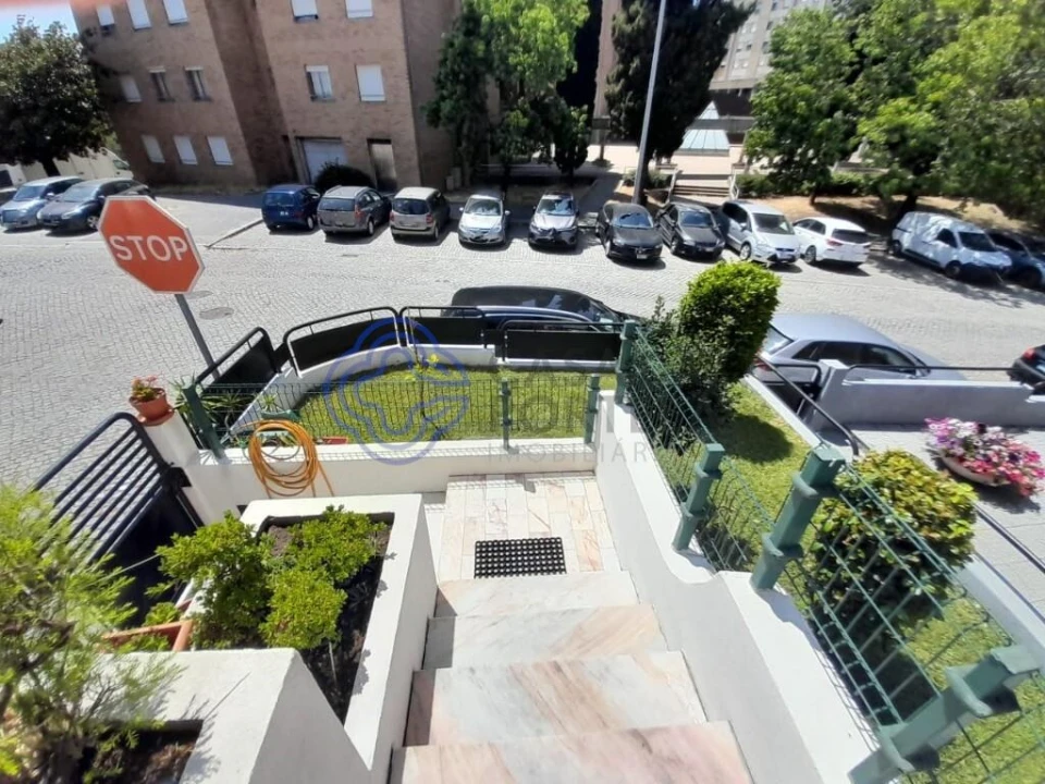 Moradia T3 para Venda em Cidade da Maia Foto 2