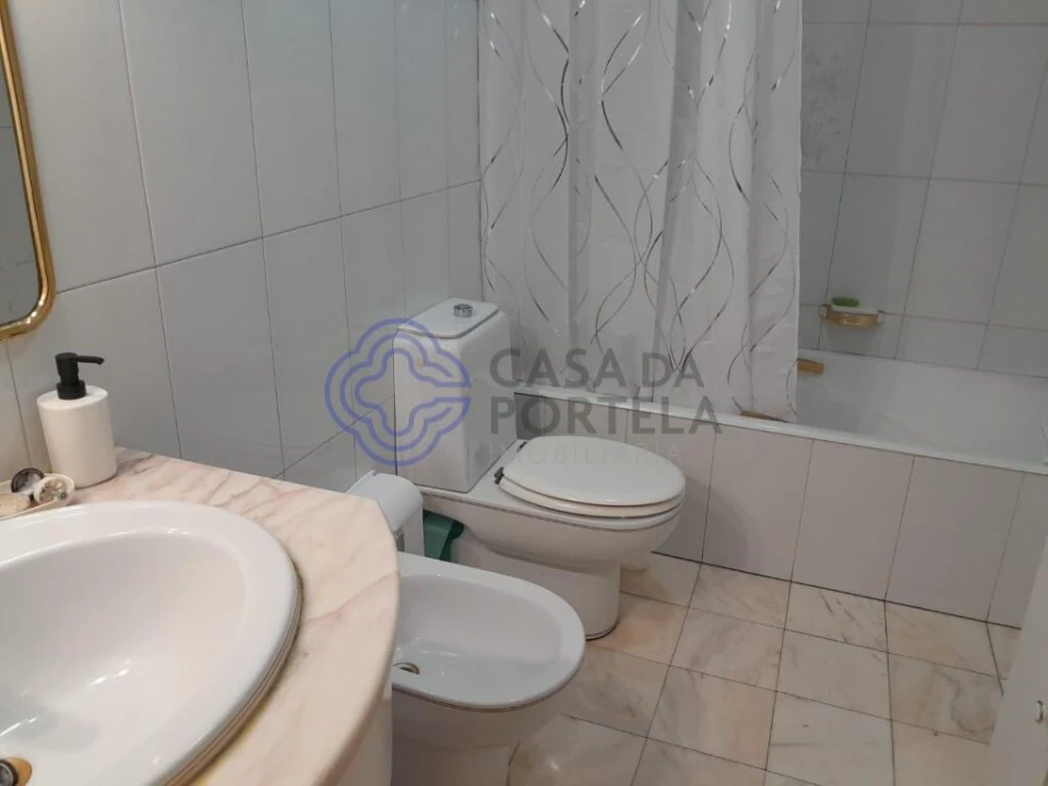 Moradia T3 para Venda em Cidade da Maia Foto 35