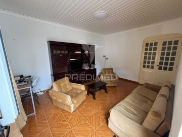 Moradia T2 para Venda em Praia da Vitoria (Santa Cruz)