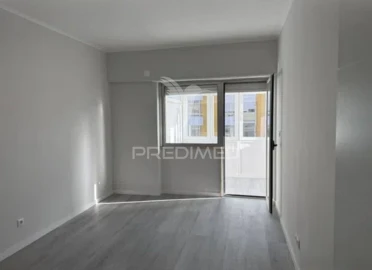 Apartamento T2 para Venda em Oeiras e São Julião da Barra, Paço de Arcos e Caxias
