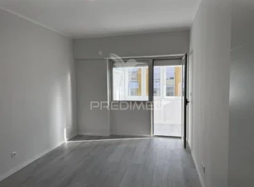 Apartamento T2 para Venda em Oeiras e São Julião da Barra, Paço de Arcos e Caxias