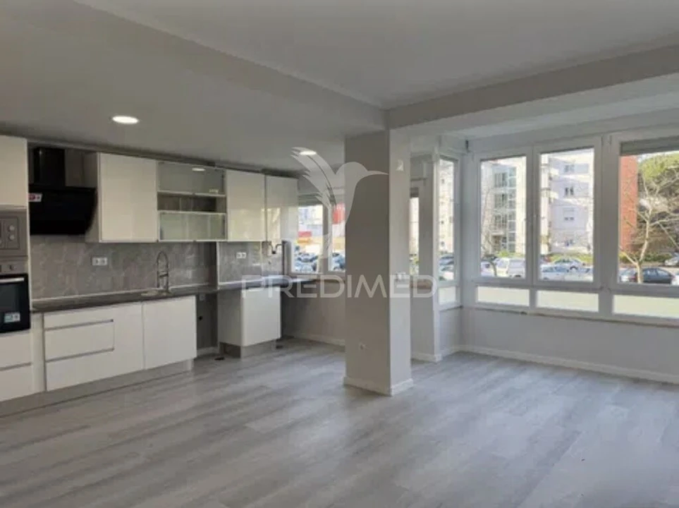 Apartamento T2 para Venda em Oeiras e São Julião da Barra, Paço de Arcos e Caxias Foto 1