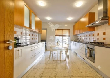 Apartamento T3 para Venda em Requeixo, Nossa Senhora de Fátima e Nariz