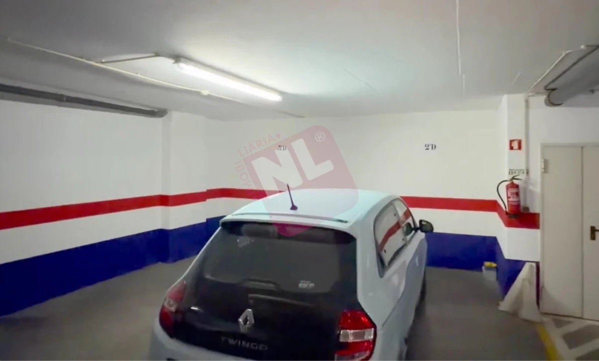 Apartamento T2 para Arrendamento em Benfica Foto 38