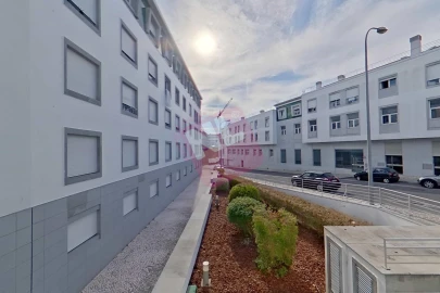 Apartamento T2 para Arrendamento em Benfica