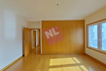 Apartamento T2 para Arrendamento em Benfica
