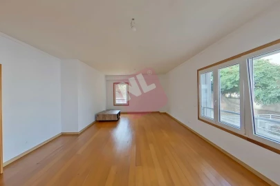 Apartamento T2 para Arrendamento em Benfica