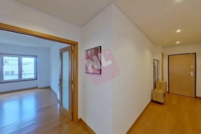 Apartamento T2 para Arrendamento em Benfica