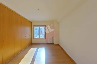 Apartamento T2 para Arrendamento em Benfica