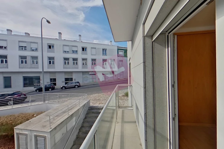Apartamento T2 para Arrendamento em Benfica Foto 35