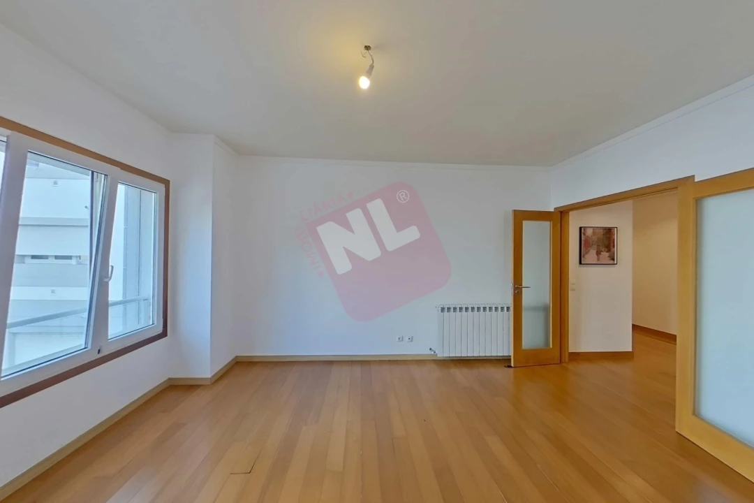 Apartamento T2 para Arrendamento em Benfica Foto 13