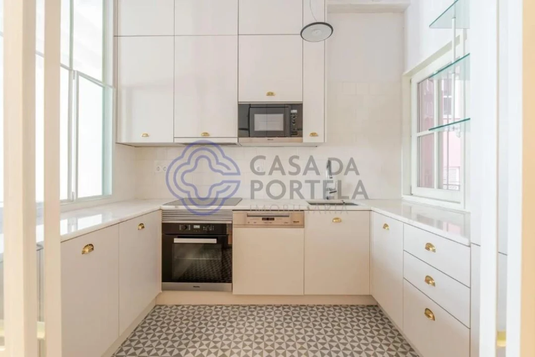 Apartamento T3 para Venda em Cedofeita, Santo Ildefonso, Sé, Miragaia, São Nicolau e Vitória Foto 3