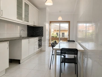 Apartamento T3 para Venda em São Felix da Marinha