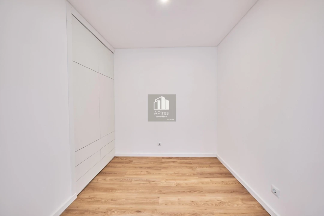 Apartamento T2 para Venda em Costa da Caparica Foto 13