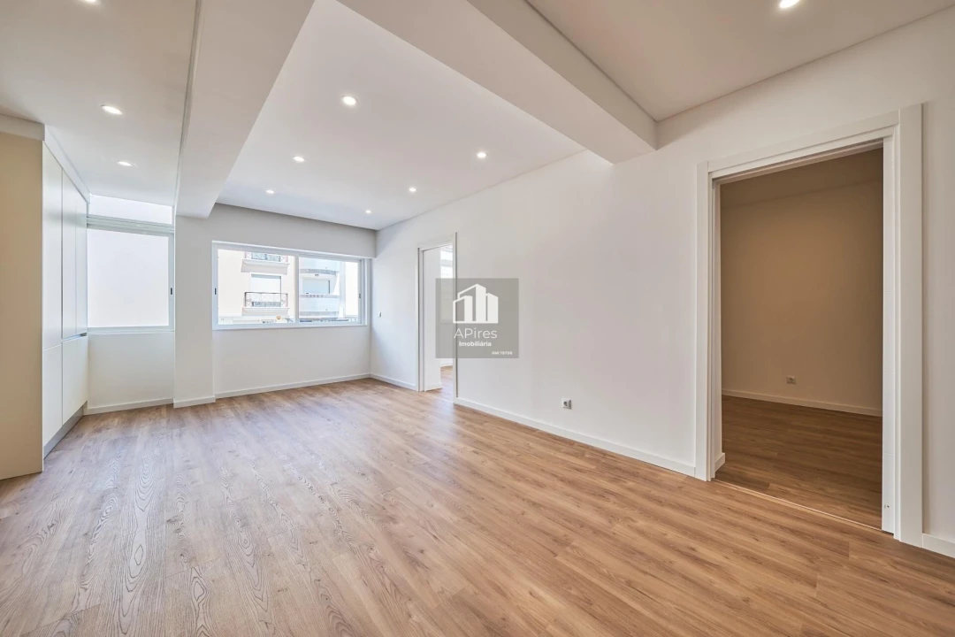 Apartamento T2 para Venda em Costa da Caparica Foto 2